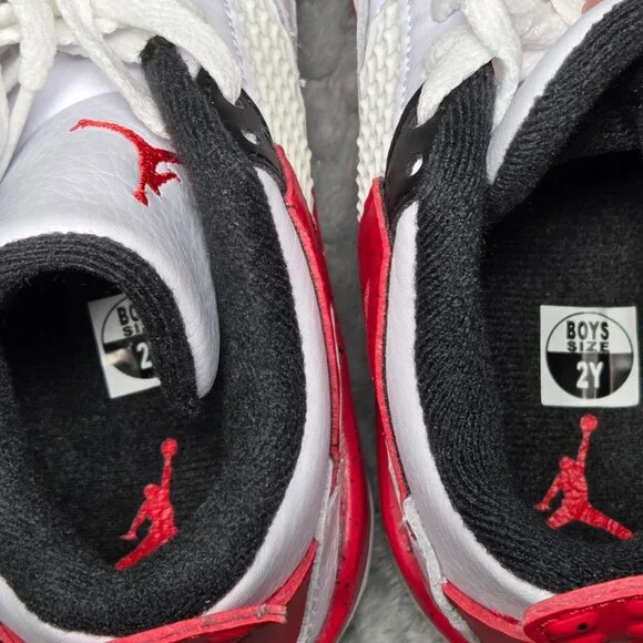 New in Box!!! Nike Air Jordan 4 Retro Cement (PS) - White, Red, Black - Size: 2Y - Picture 9 of 11